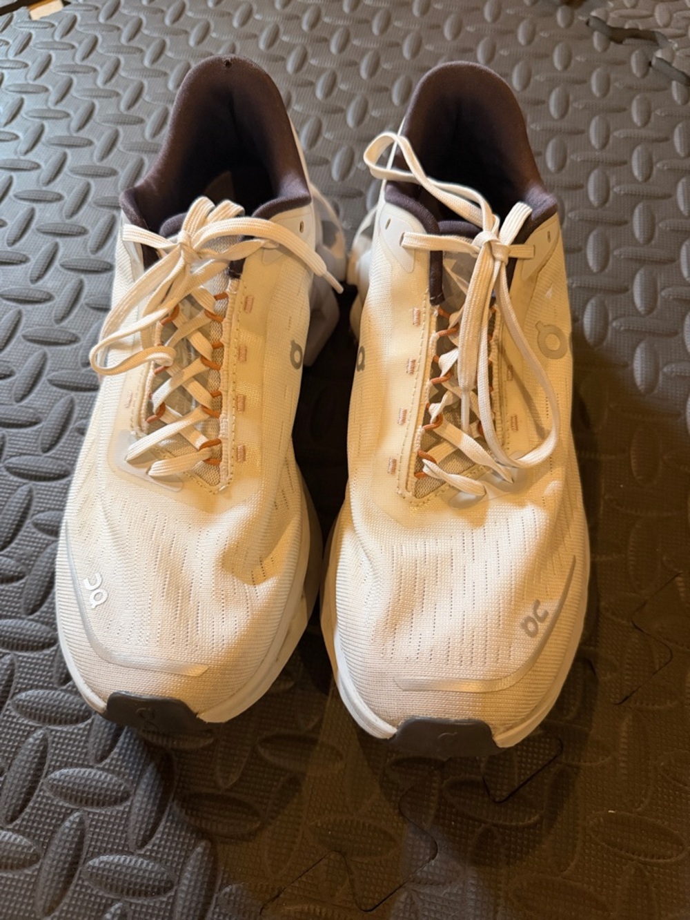 On Running Men's Cream/White Lightweight Running Shoes